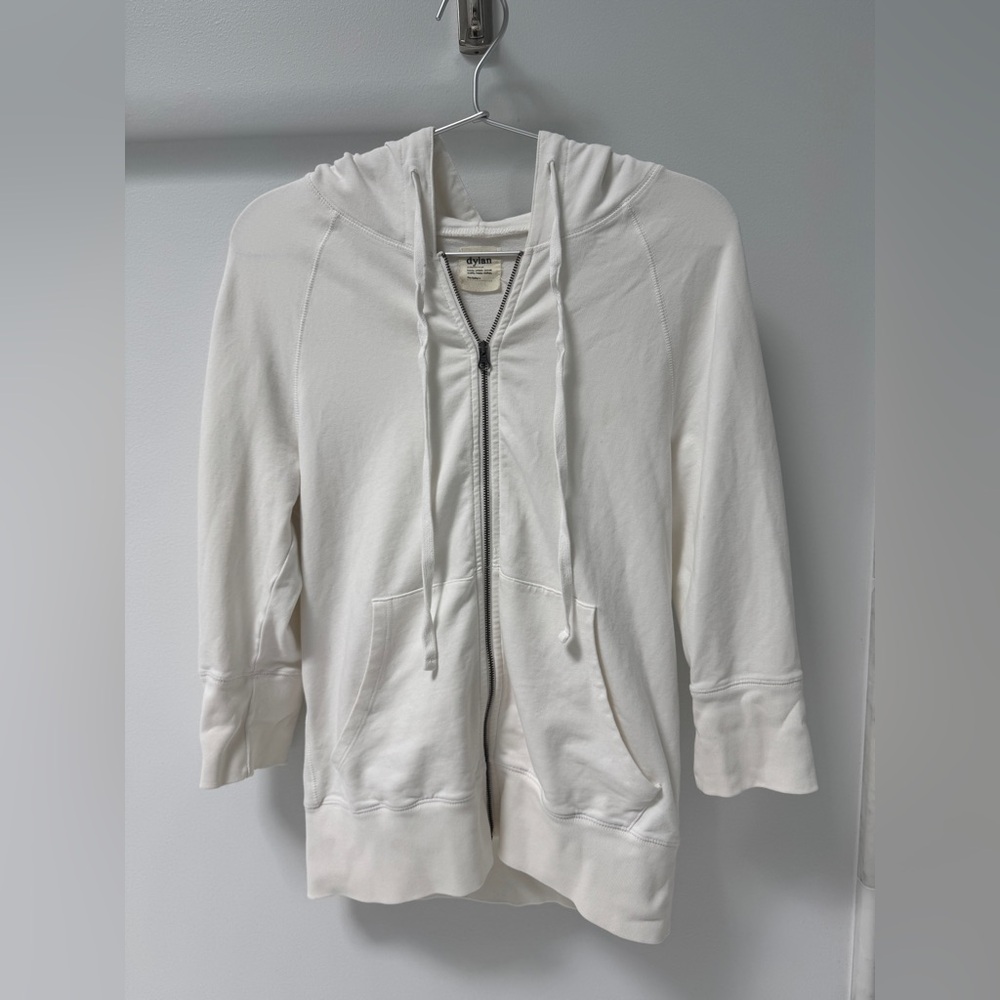 Dylan Soft White Hoodie

3/4 sleeve. 100% organic cotton.
